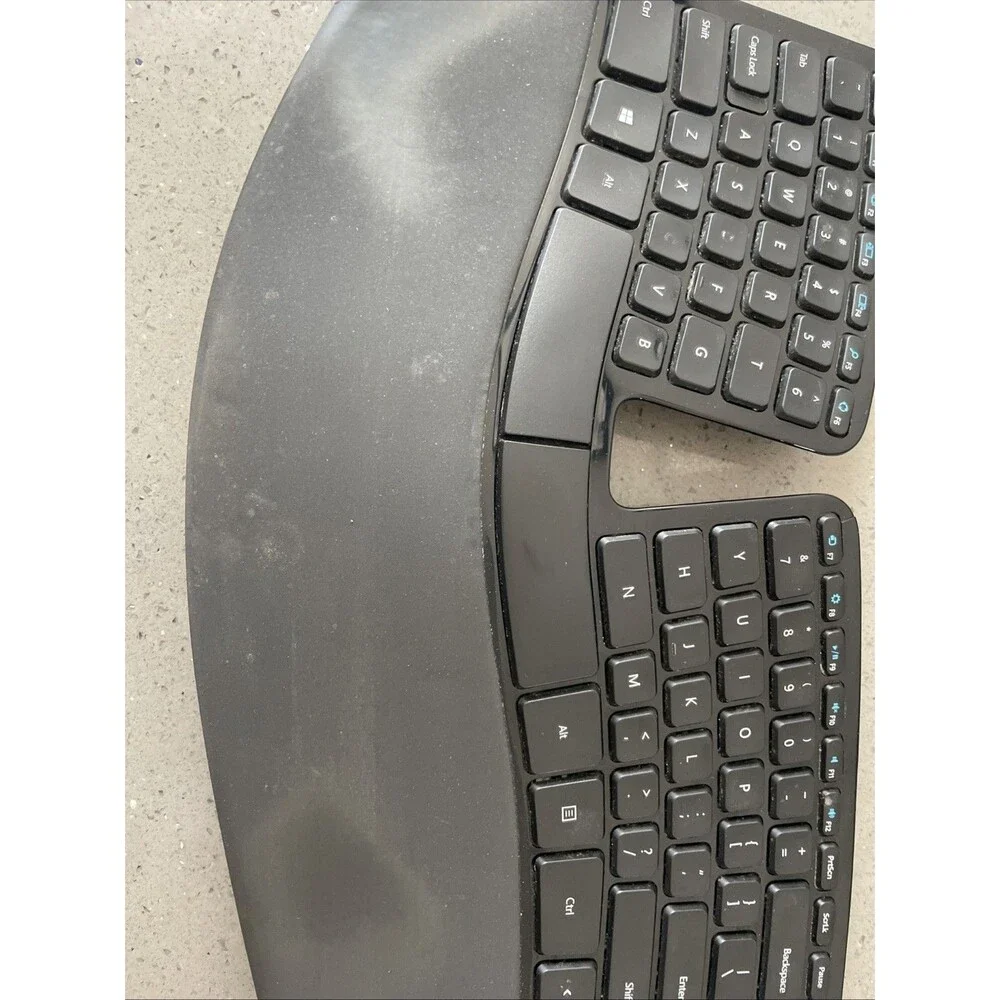 Microsoft Sculpt Ergonomic Wireless Keyboard and Number Pad Model 1559 UNTESTED